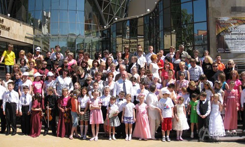 Фото на память: участники VI Международного детского фестиваля-конкурса славянской музыки «Гармония» в Белгороде