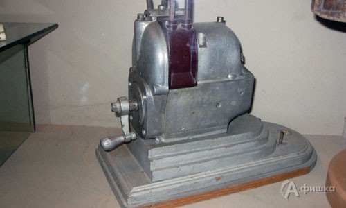 Тракторное магнето, с помощью которого осуществлялось дистанционное управление взрывами