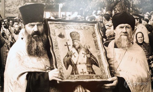 В Белгороде открылась выставка Николая Литвинова, посвященная 100-летию канонизации Святителя Иоасафа