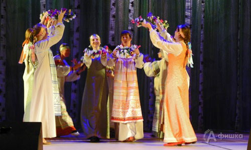 Танцевальные сцены в исполнении шоу-балета «Мираж» поставлены Виктором Николаевичем Карпенко