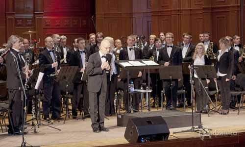 Джон Олден Стенли (США) на сцене Большого концертного зала Белгородской филармонии