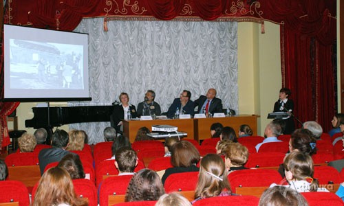 Перед началом выступления докладчиков был показан небольшой фильм о С.С. Косенкове