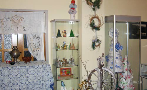 «Ростелеком» открыл выставку «Новогодняя карусель» в Белгородском музее связи