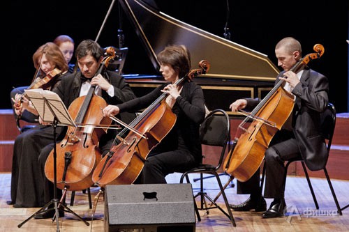 Артисты Белгородской филармонии исполняют музыку барокко