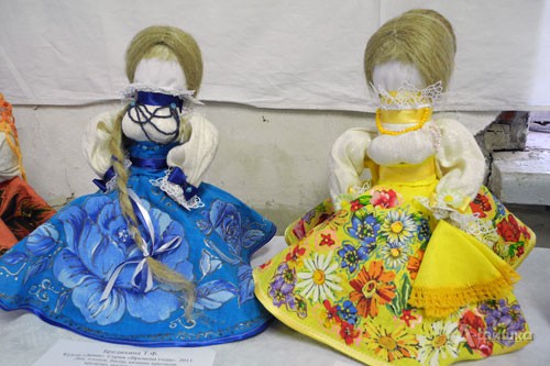 По народной традиции, кукол делали без лица