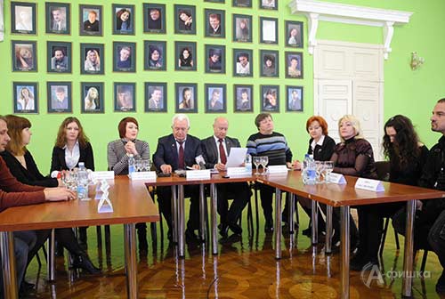 Круглый стол собрал представителей государственных и негосударственных театров Белгородчины