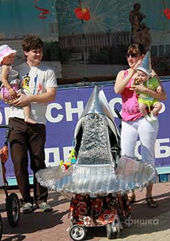 Парад колясок в Белгороде: коляска «НЛО»