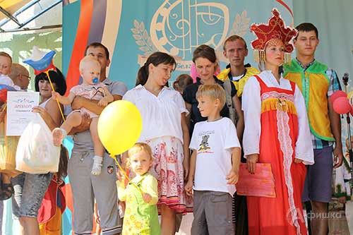 Церемония награждения участников Парада колясок в Белгороде