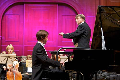В концерте открытия филармонического сезона в Белгороде принял участие Николай Луганский (фортепиано, Москва)