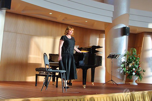 Третий концерт абонемента «Рахманинов и его время» в Белгородской филармонии. На сцене — Алина Кузнецова
