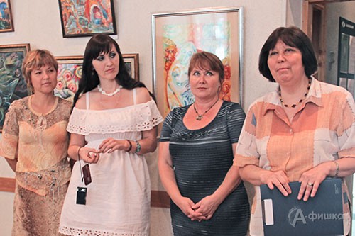 Директор Белгородского филиала Фонда культуры России приветствует участников ТО «Керосин»