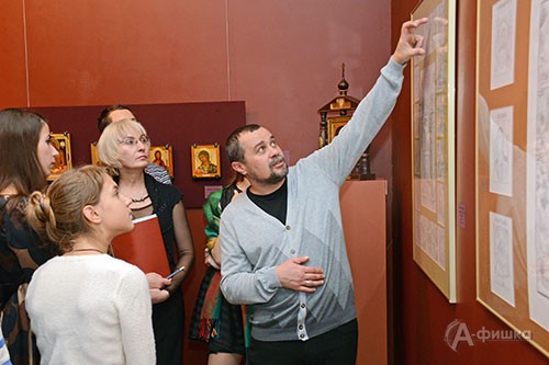 Сергей Ратников на открытии своей персональной выставки в Белгороде
