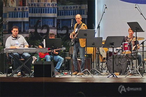 Выступает джазовый инструментальный ансамбль Игоря Варфаломеева «KFP project»