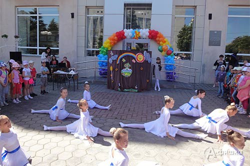 Открытие фестиваля летнего чтения «Книжная радуга» в Белгородской детской библиотеке Лиханова