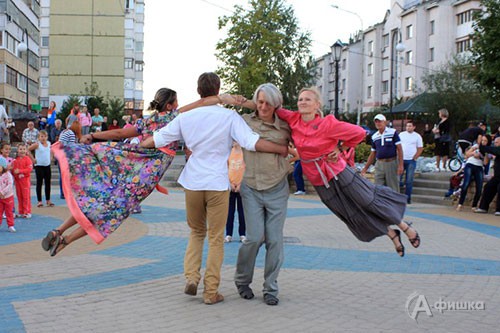 «Белая Маска» в Егоровском сквере