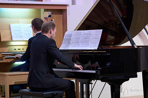 Тимур Халиуллин (орган) и Владимир Исаев (фортепиано)