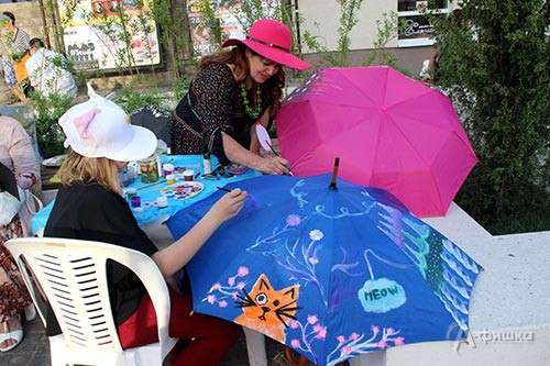 Мастер-класс по росписи зонтов в рамках V Арт-фестиваля в Белгороде
