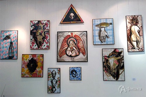 Выставка творческого объединения «Ноль три» в выставочном зале «Родина» (на фото работы Яны Серпуховой)