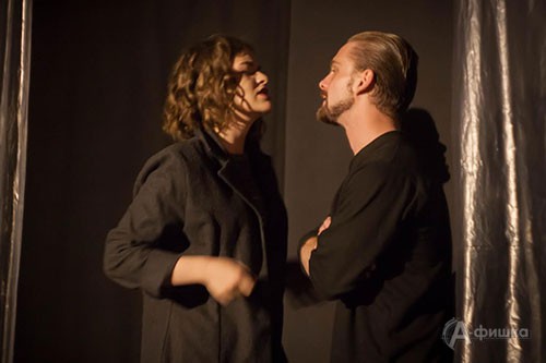 Оксана Половинкина представила в своём театре «Спичка» новый спектакль «Тёмные аллеи»