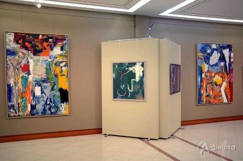 Выставка из коллекции Фонда русского абстрактного искусства открылась в Белгороде